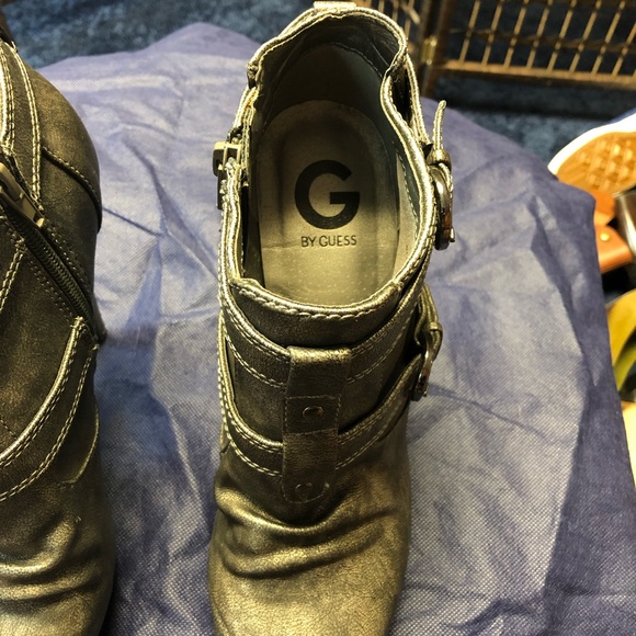 Guess 9.5 sized platform boots. Very sexy. - Picture 4 of 6